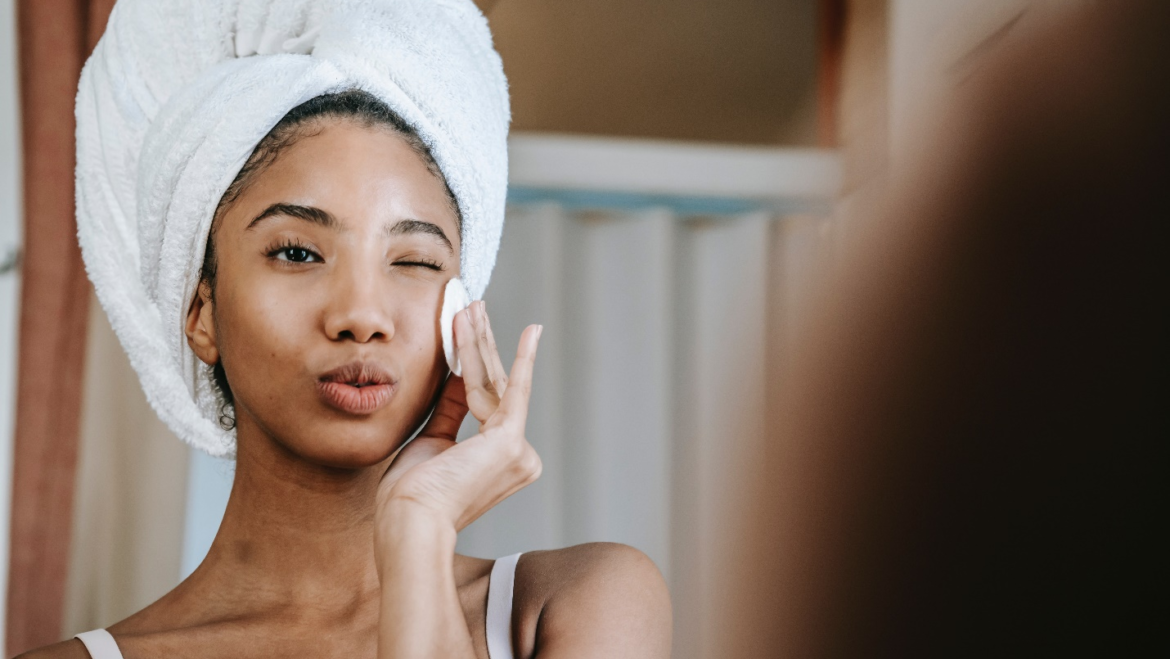 Do You Need Facial Toner? 7 Reasons to Include Toner in Your Skincare Routine